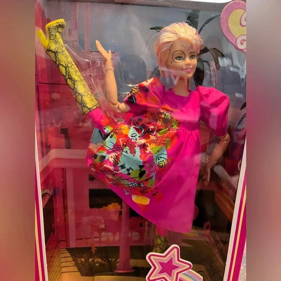 MATTEL | Weird Barbie, from The Barbie Movie. - Picture 8 of 11